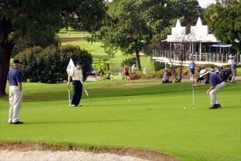 Golfing in the Philippines: Private Course Vs. Public Course Golfing in the Philippines: Private Course Vs. Public Course